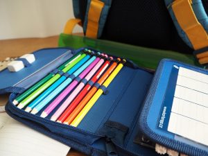 Kompleksowa wyprawka dla pierwszoklasisty – co powinno się znaleźć w plecaku ucznia?
